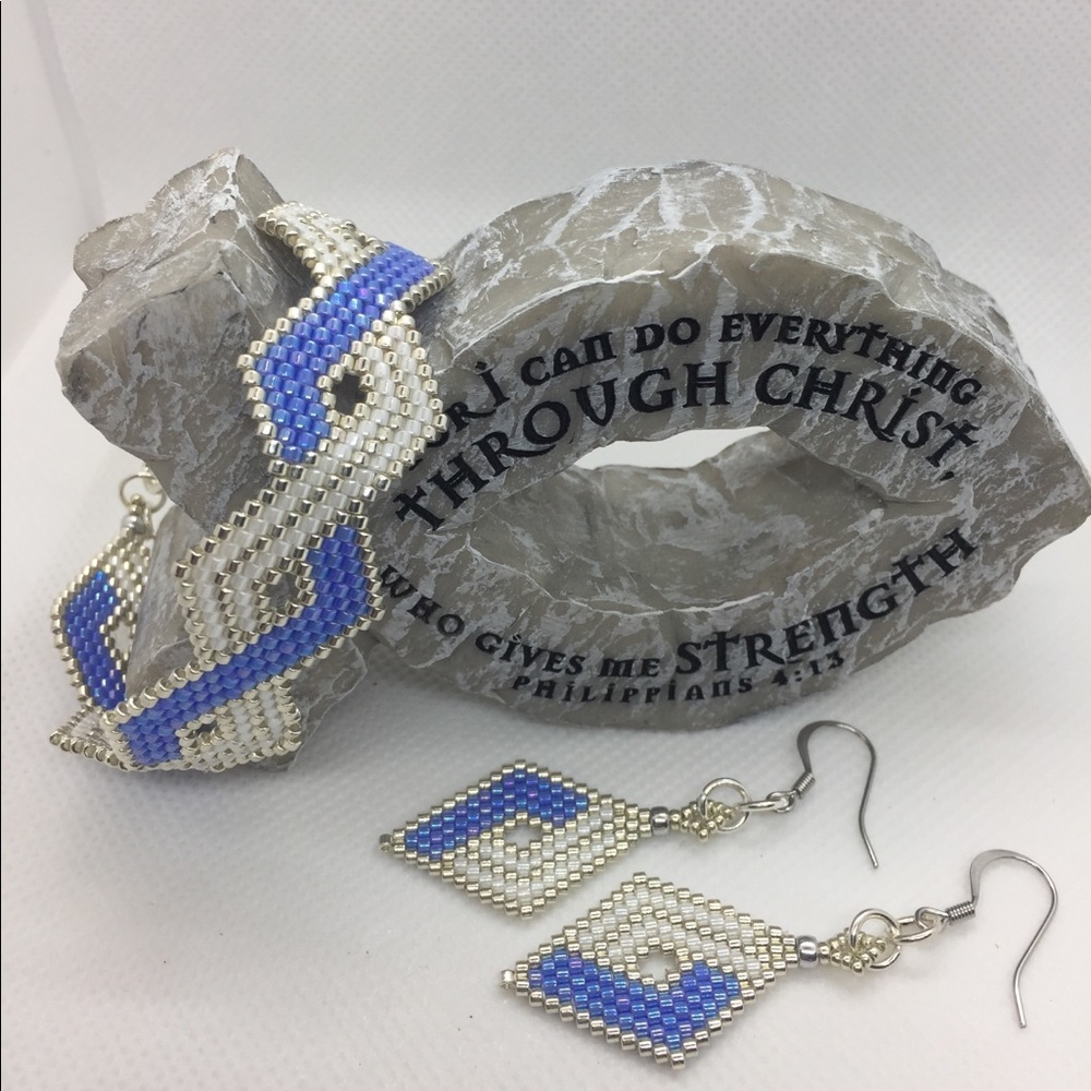 Periwinkle, White & Silver Bracelet & Earrings